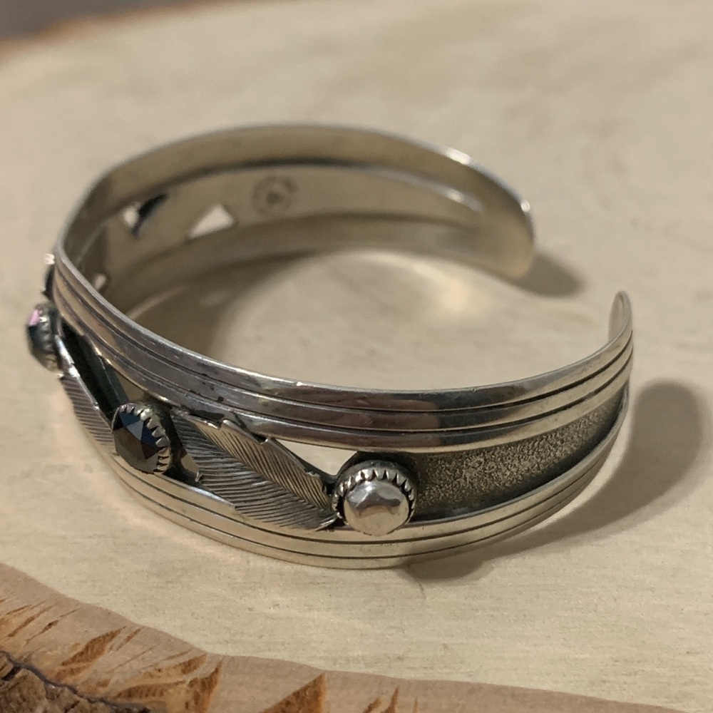 Bell Trading Post Sterling Silver Hematite Leaf Floral Cuff Bracelet Native Amer - Picture 2 of 8